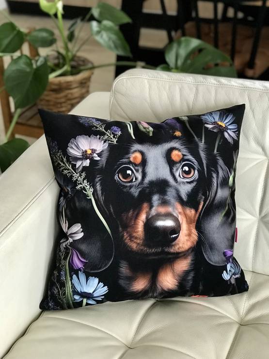 Tyyny mäyräkoira 45x45cm KABOO - Tuotteita omistajalle ja ratsastajalle - Kabootyyny20 - 1