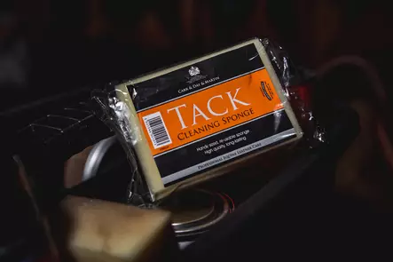 Tack Cleaning varustesieni Carr & Day & Martin - Hevosen varusteiden hoito - 5021544001013 - 2